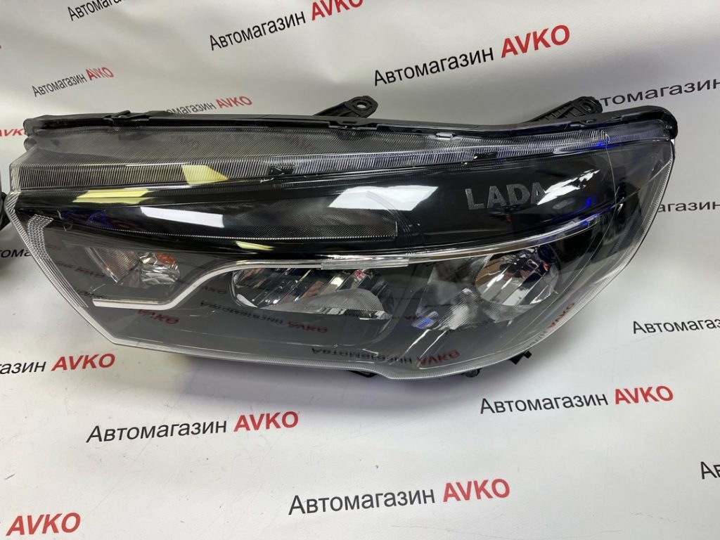 Передняя фара LADA VESTA